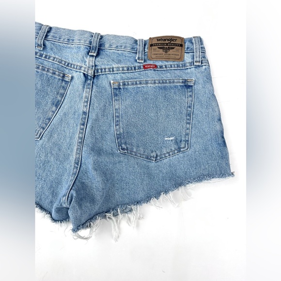 Wrangler Mid Light Wash High Waist Frayed Denim 90s Style Cut Off Shorts - Picture 6 of 11